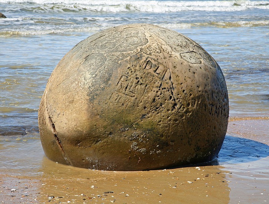 One of the world-famous Moeraki Boulders